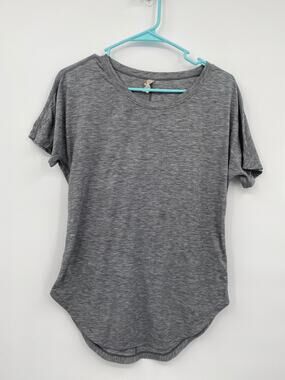 Lucy Athletic Crew Neck Pullover Short Sleeve Knit Tee Gray Tshirt Size XS